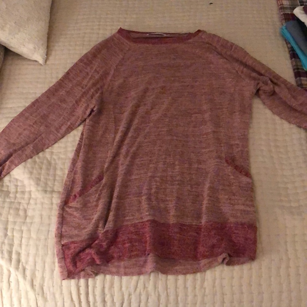 Gadewake red long sleeve crewneck size M